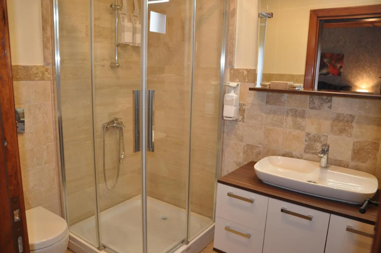 Tarihi Kumbaba Otel Istanbul